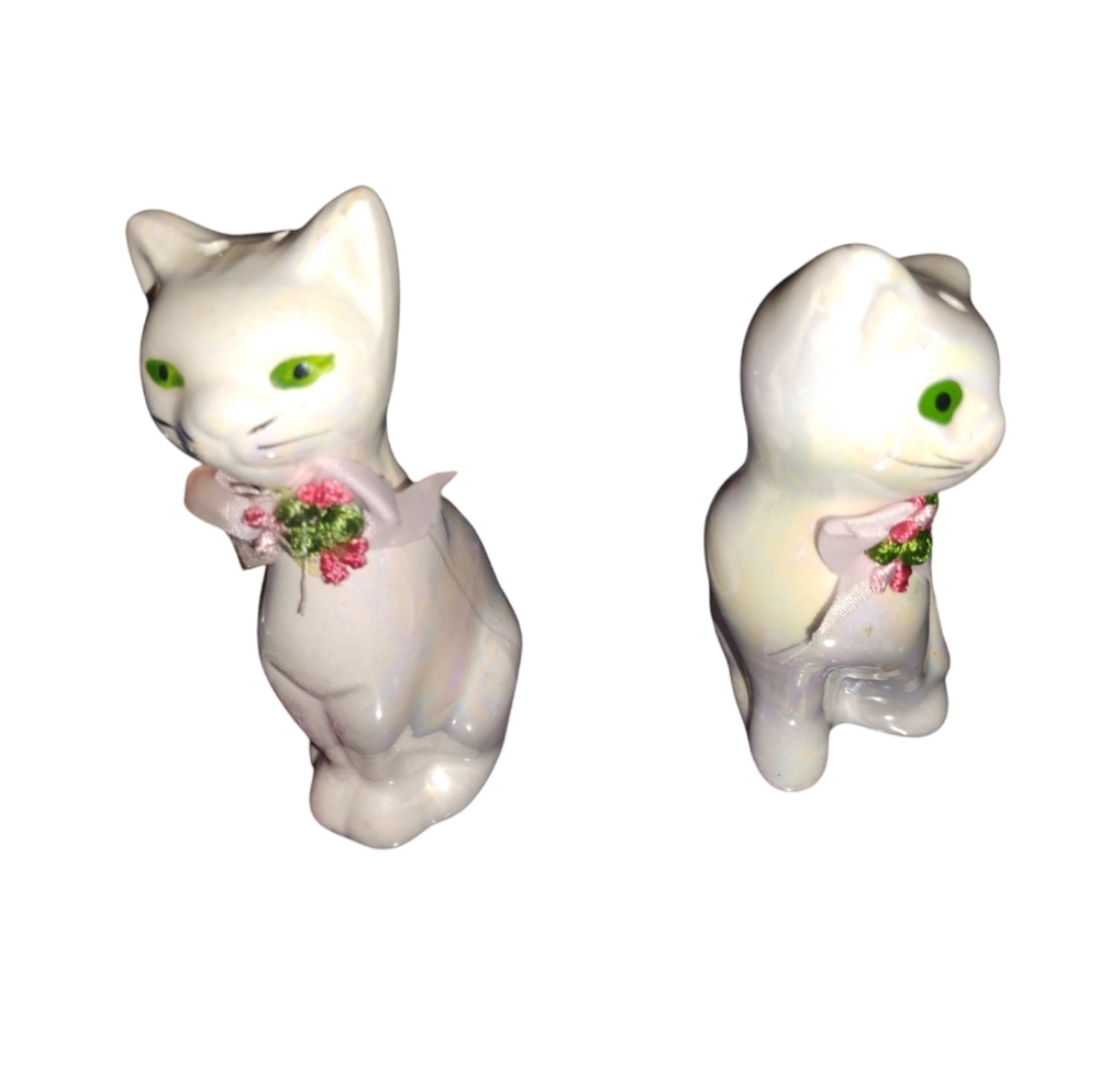 Vintage Ceramic Cat Figurines salt and pepper shakers with Floral Accents